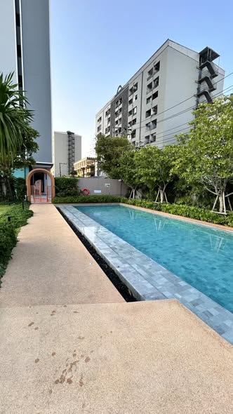 pool of Park Origin Chula-Sam Yan
