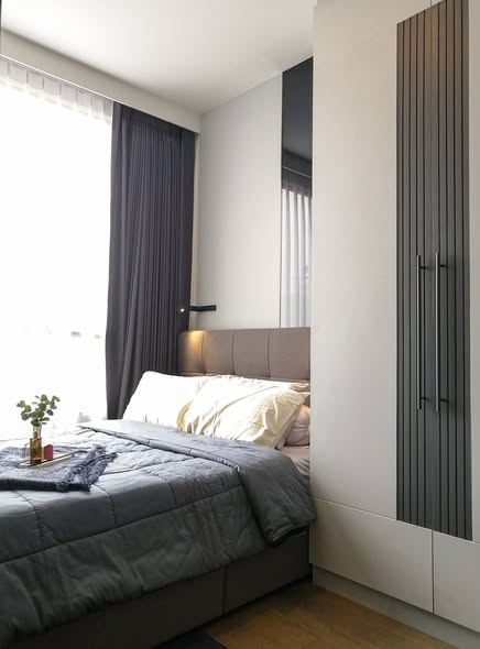 bedroom and room interior of Park​ Origin​ Phaya Thai