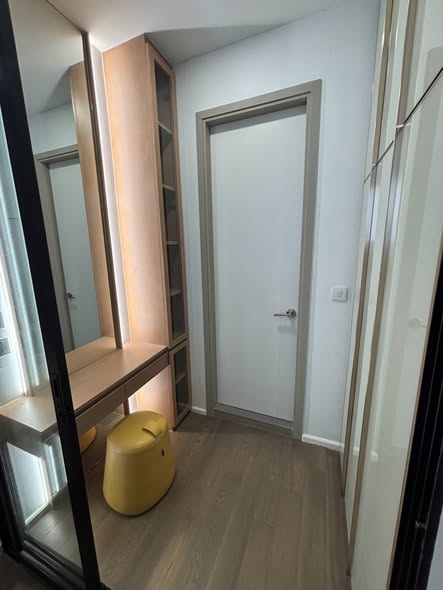room interior of Park​ Origin​ Phaya Thai