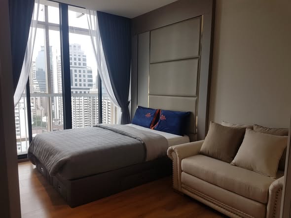 bedroom of Park Origin Phrom Phong