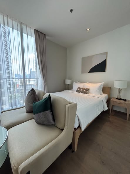 bedroom of Park Origin Phrom Phong