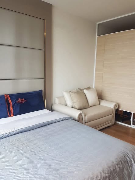 bedroom of Park Origin Phrom Phong