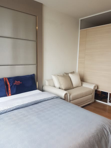 bedroom and room interior of Park Origin Phrom Phong