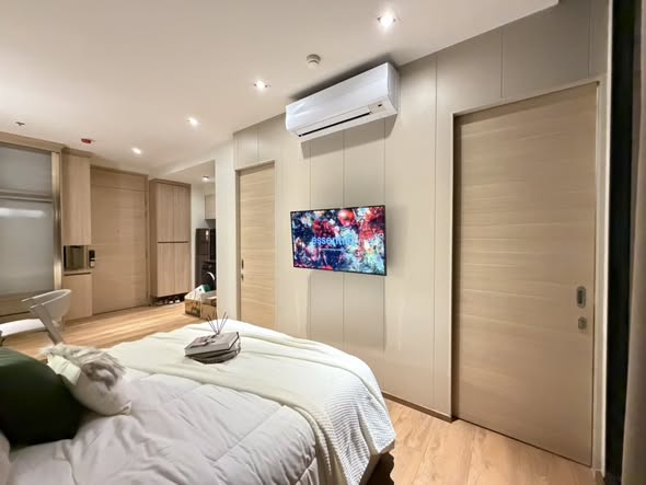 bedroom and room interior of Park Origin Phrom Phong