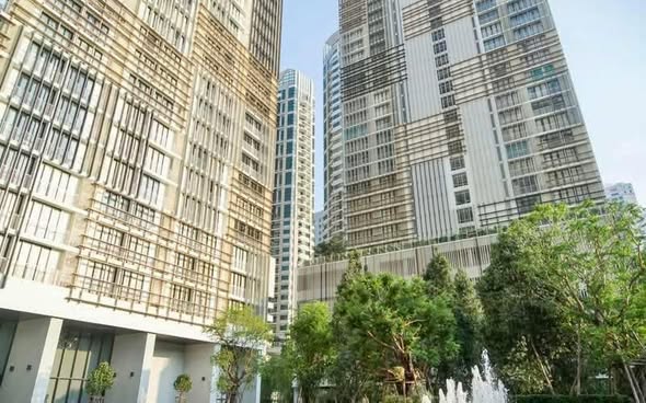 Park Origin Phrom Phong