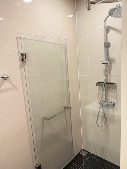 room interior and bathroom of Park Origin Phrom Phong