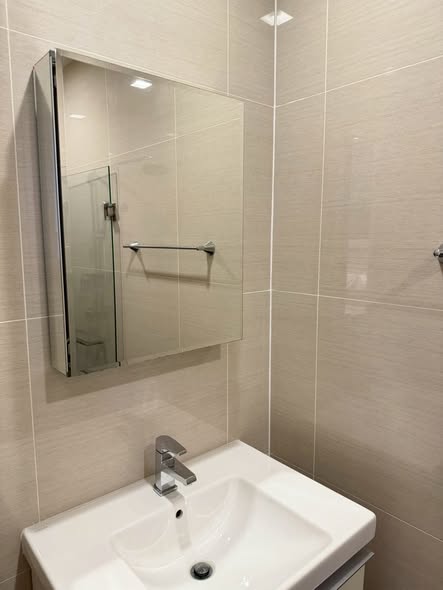 room interior and bathroom of Park Origin Phrom Phong