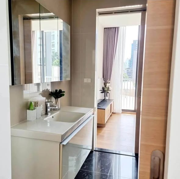 room interior and bathroom of Park Origin Phrom Phong