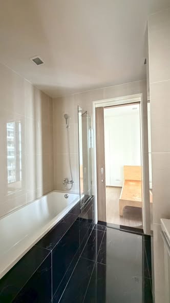 room interior and bathroom of Park Origin Phrom Phong