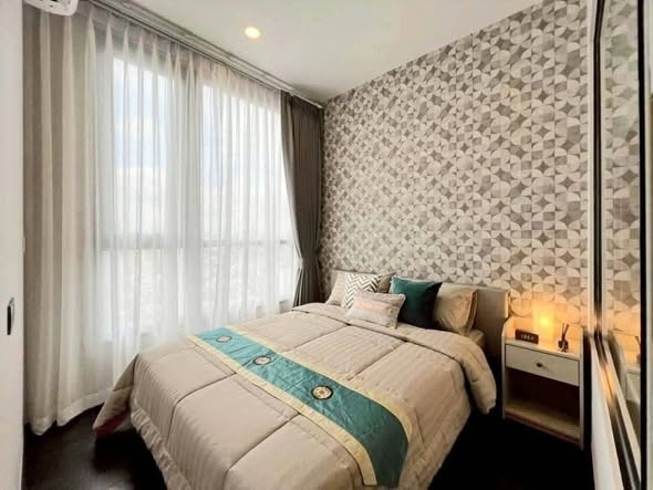 bedroom and bathroom of Park​ Origin​ Thonglor