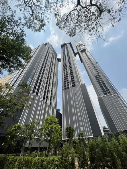 Park​ Origin​ Thonglor