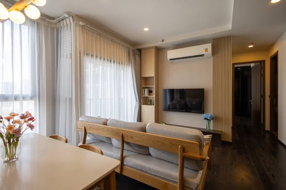living room and bedroom of Park​ Origin​ Thonglor