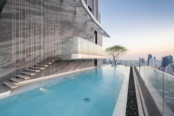 pool of Park​ Origin​ Thonglor