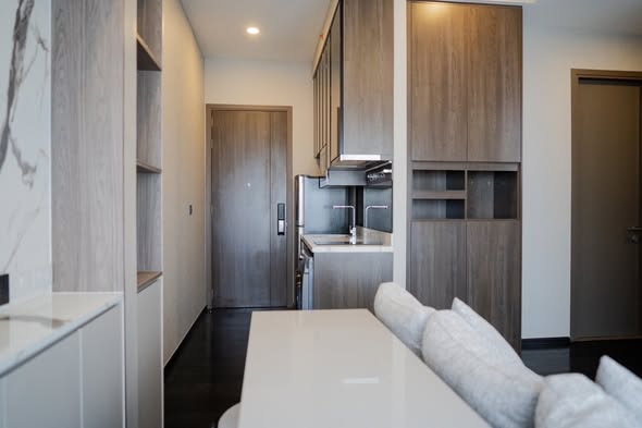 room interior and kitchen of Park​ Origin​ Thonglor