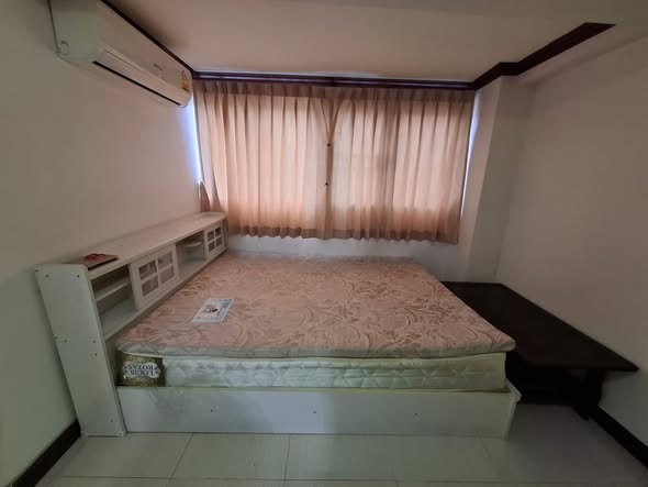 bedroom of Park Thonglor Tower