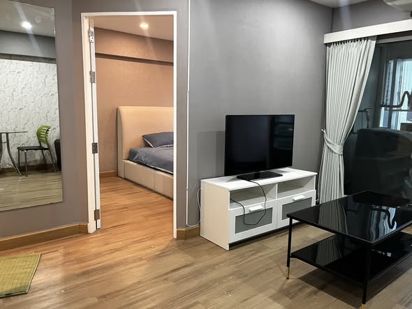 bedroom and room interior of Park Thonglor Tower
