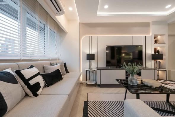 living room and bedroom of Park Thonglor Tower