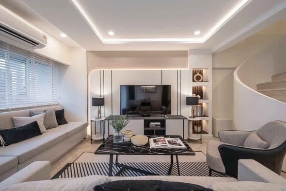 living room and bedroom of Park Thonglor Tower