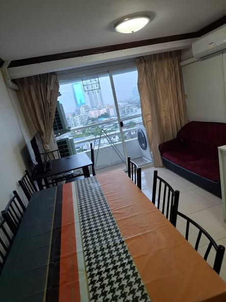 room interior of Park Thonglor Tower