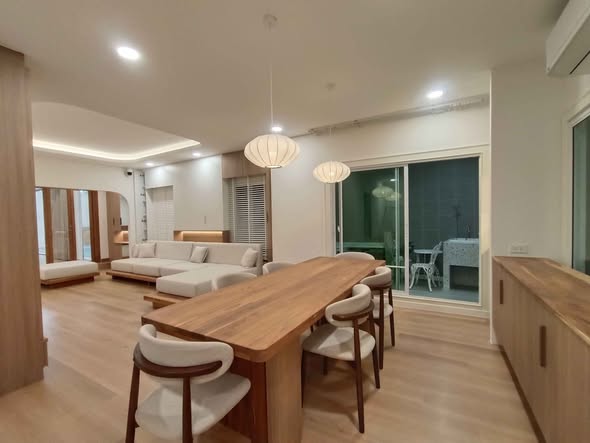 room interior of Passorn Prestige Jatuchot-Watcharaphon