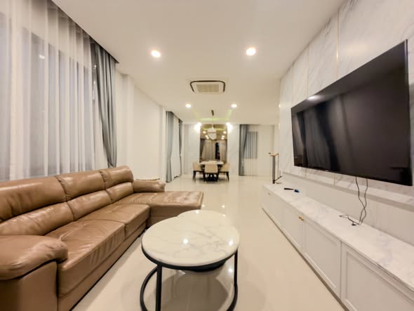 living room of Patta Village