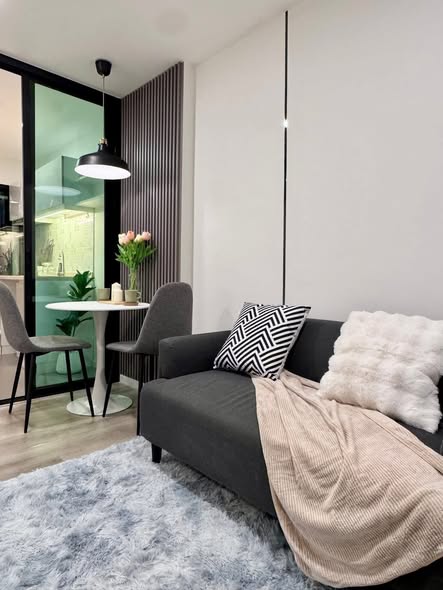 living room and bedroom of Pause 115