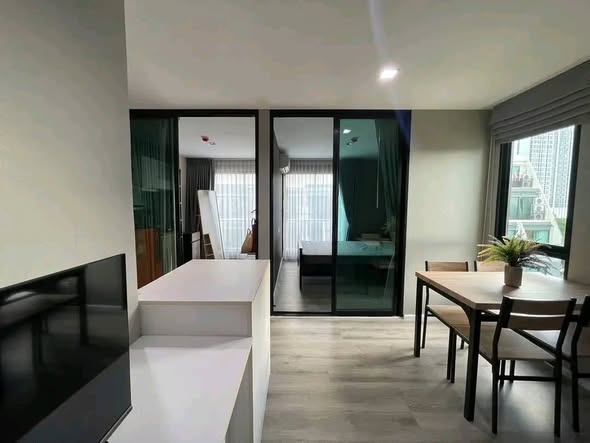 room interior of Pause iD