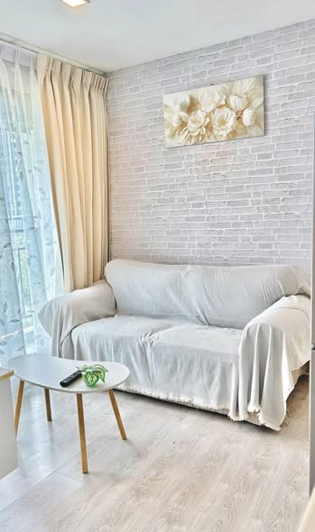 living room and bedroom of Pause Sukhumvit 107 : พอส สุขุมวิท 107