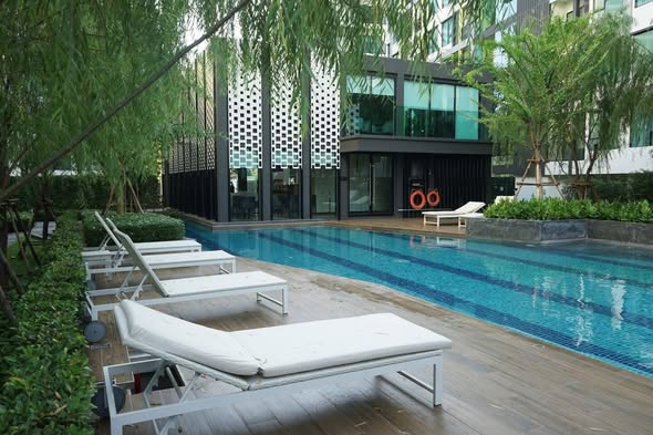 pool of Pentafield City Residence