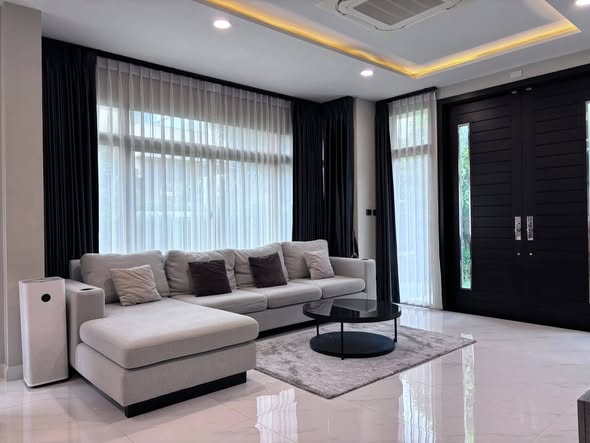living room and room interior of Perfect Masterpiece Sukhumvit 77