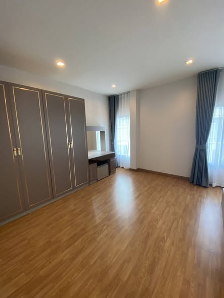 bedroom and room interior of Perfect Place Sukhumvit 77-Suvarnabhumi