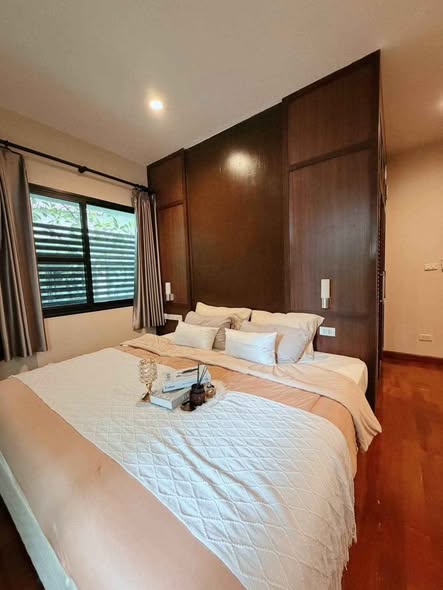 bedroom of Pet and Peace Family House
