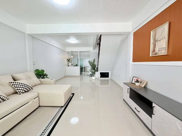 living room and bedroom of Pha Pin 3 Housing