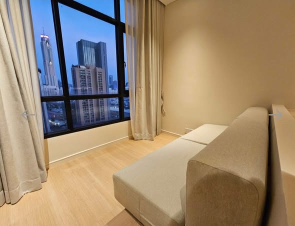 bedroom and living room of Phaya Thai Place