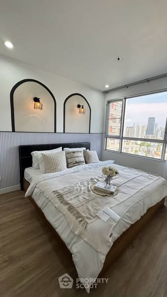 bedroom of Phrom Phong BTS Station