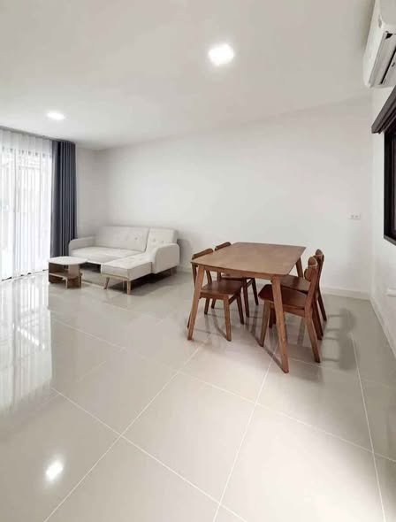 room interior of Pleno Sukhumvit-Bangna 2