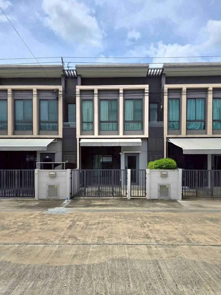พลีโน่ สุขุมวิท-บางนา Pleno Sukhumvit-Bangna