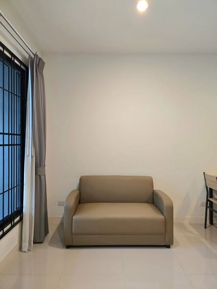 living room of พลีโน่ สุขุมวิท-บางนา Pleno Sukhumvit-Bangna