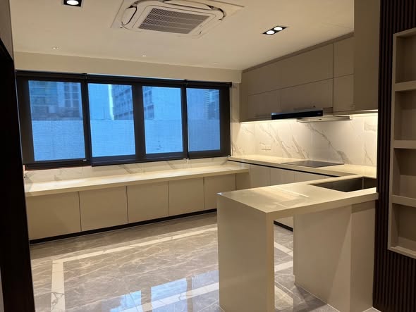 kitchen of Ploen Chit Terrace
