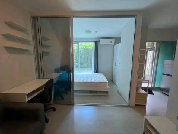 bedroom and room interior of PLUM CONDO ราม 60 อินเตอร์เชนจ์