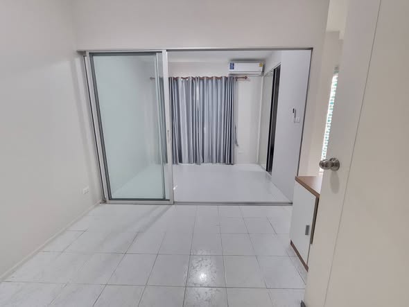 room interior of Plum Condo Bang Yai Station.