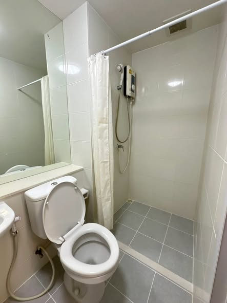 bathroom of Plum Condo Chaengwattana Phase 2