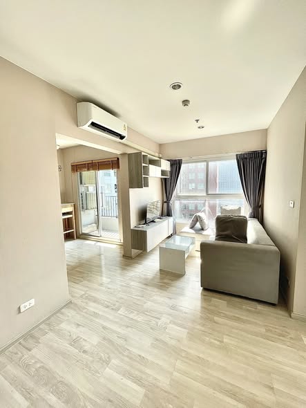 bedroom and living room of Plum Condo Ramkhamheng Station