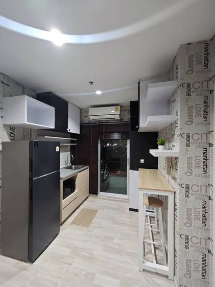 kitchen of Plum Condo Ramkhamheng Station
