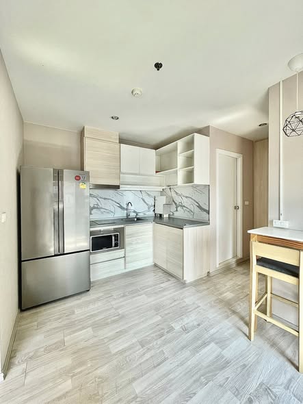 kitchen of Plum Condo Ramkhamheng Station