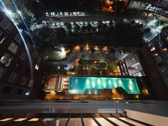 pool of Plum Condo Ramkhamheng Station