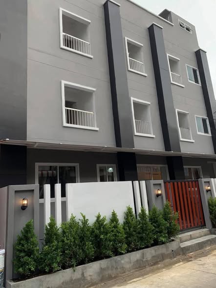 Plus Apartment (พลัส อพาร์ทเม้นท์)