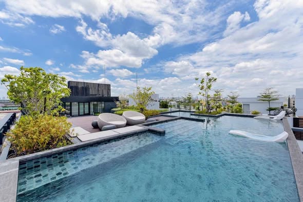 pool of เวรี่ ลาซาล