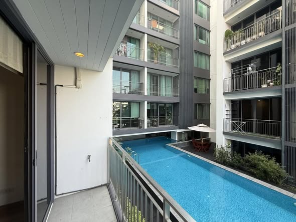Prom Phaholyothin2 condominium