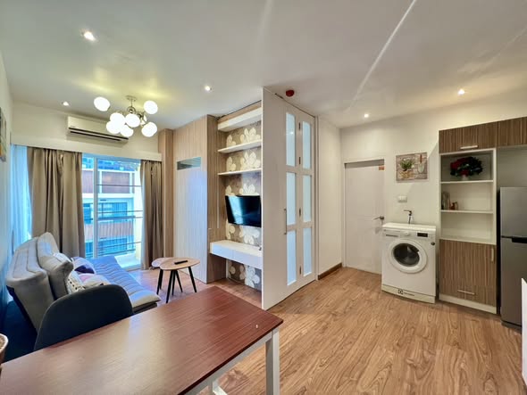 Prompt Condominium